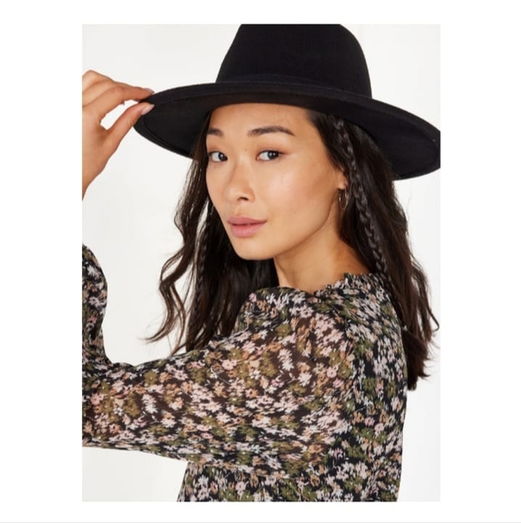 Fedora with Black Grosgrain Ribbon - Picture 3 of 3